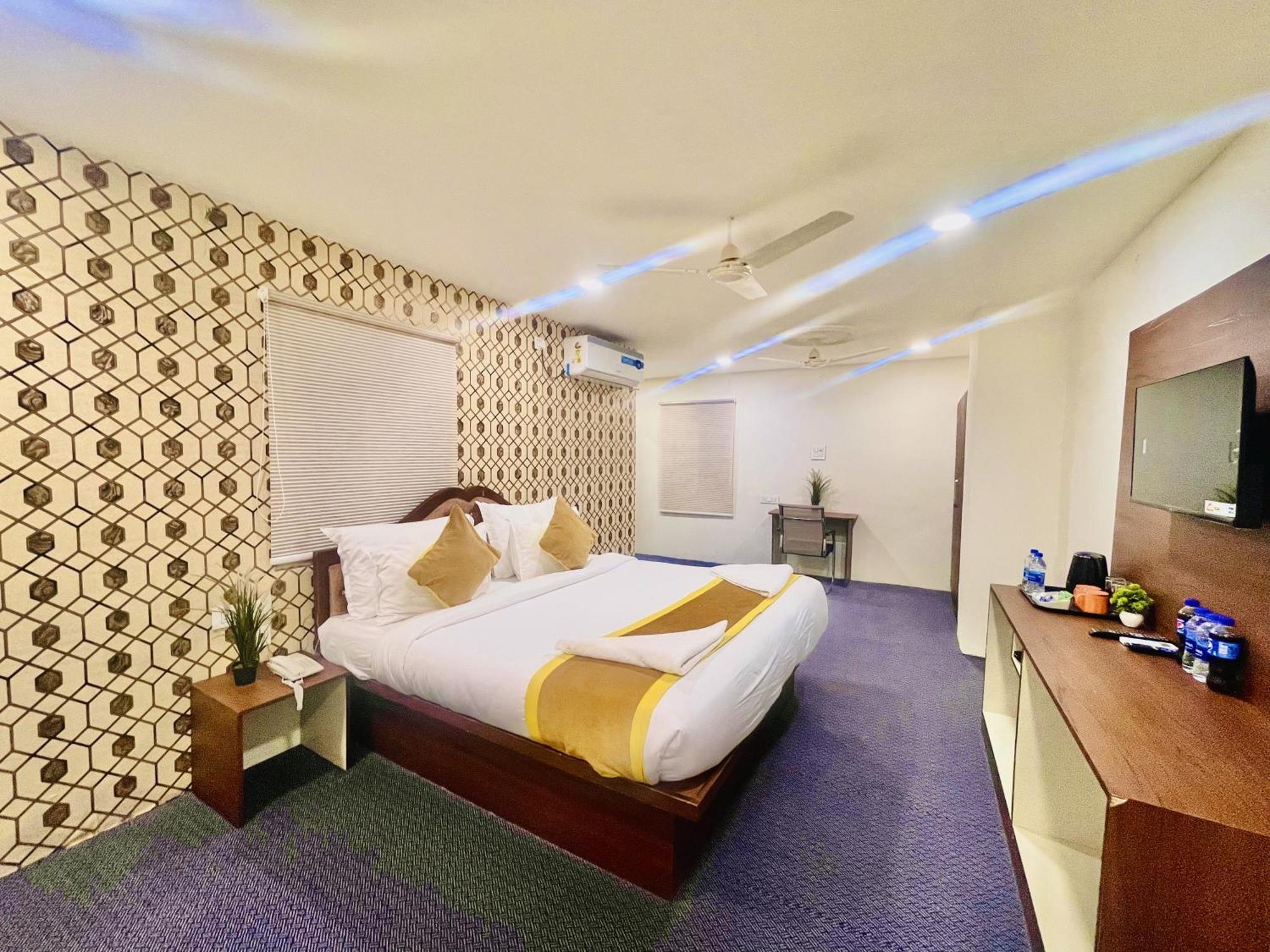 Hotel Eagle Grand Hyderabad Airport Zone Shamshabad Exteriér fotografie