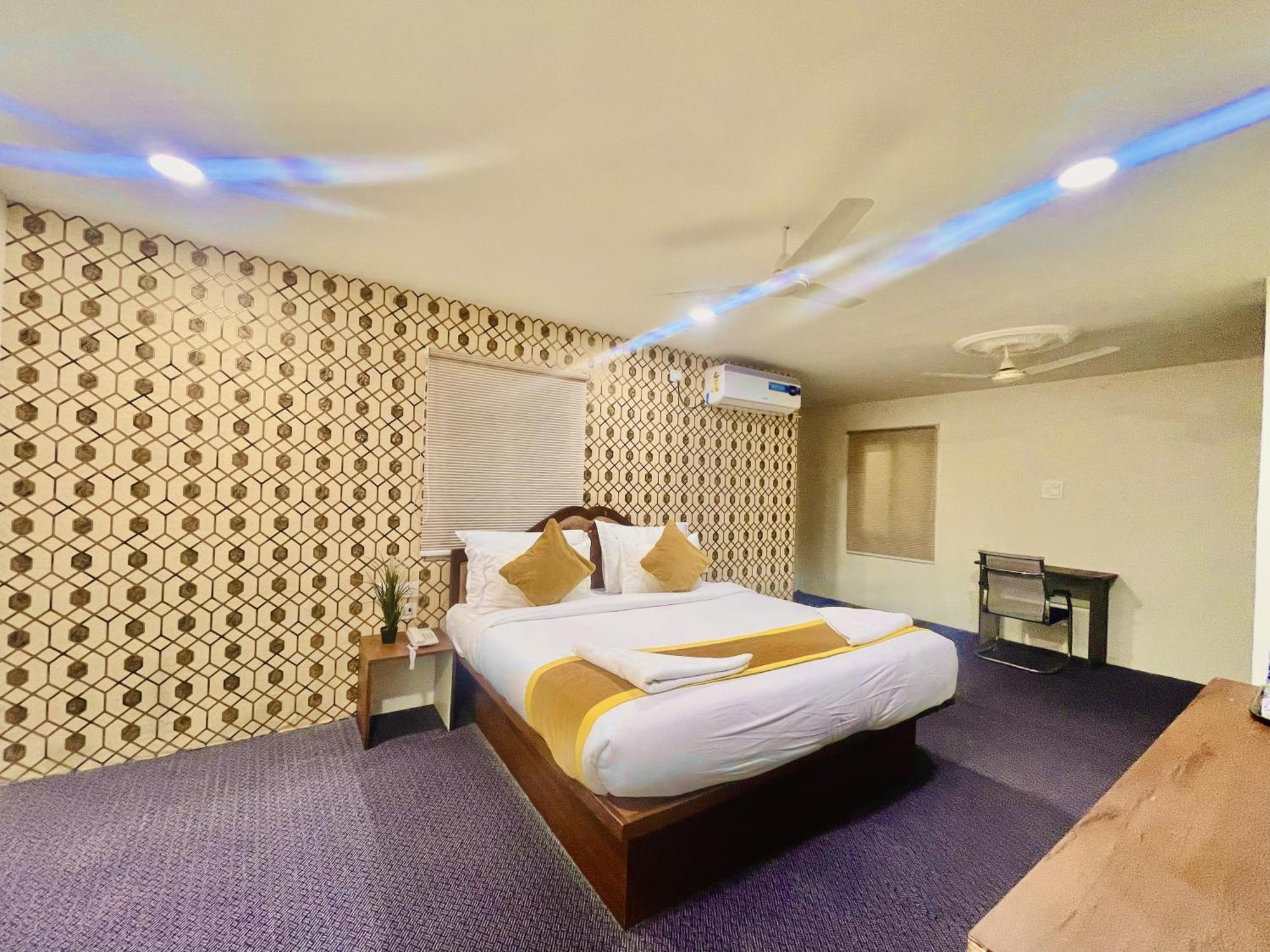 Hotel Eagle Grand Hyderabad Airport Zone Shamshabad Exteriér fotografie